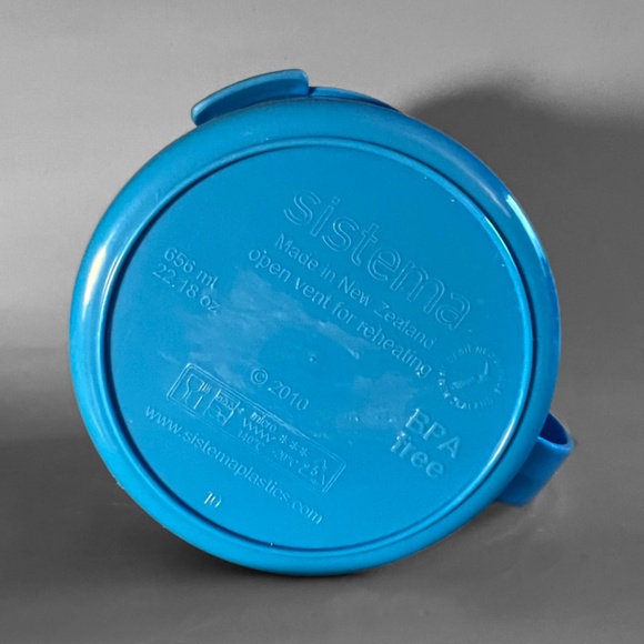 Small Blue Sistema Microwave Container - Picture 6 of 6